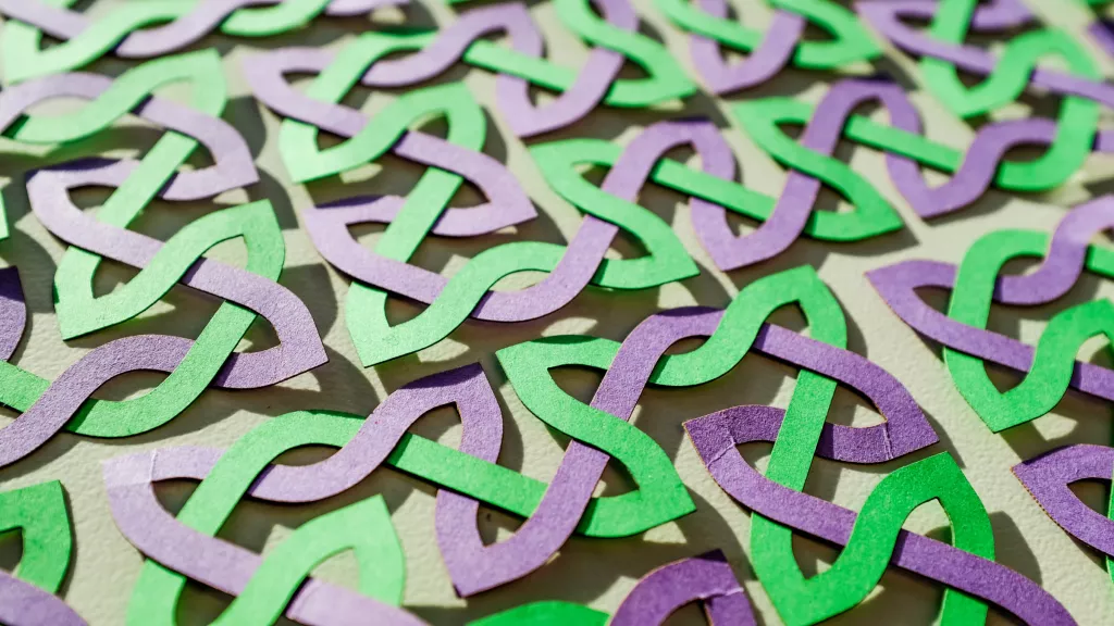 A closeup of the green-purple Celtic Paper Hilbert curve.