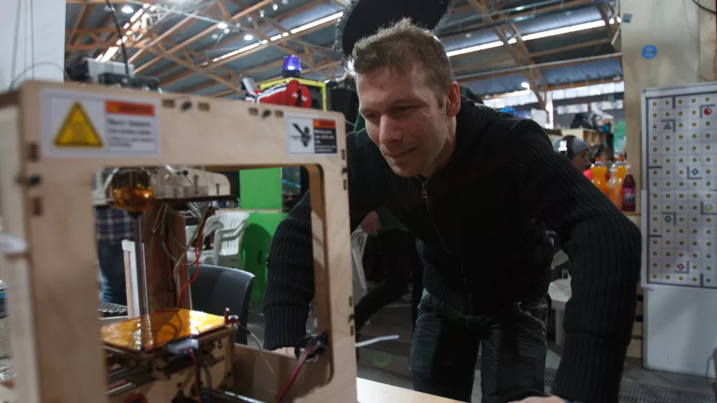 3D-printeren til Åpen sone for eksperimentell informatikk i aksjon!